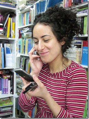 cellphone-salesperson-bookstore